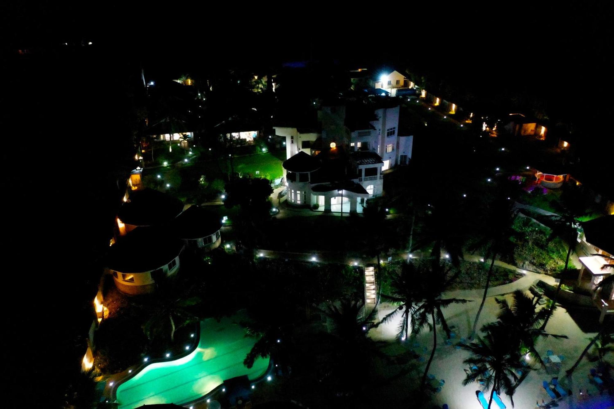 Vipingo Beach Resort Tezo Bagian luar foto