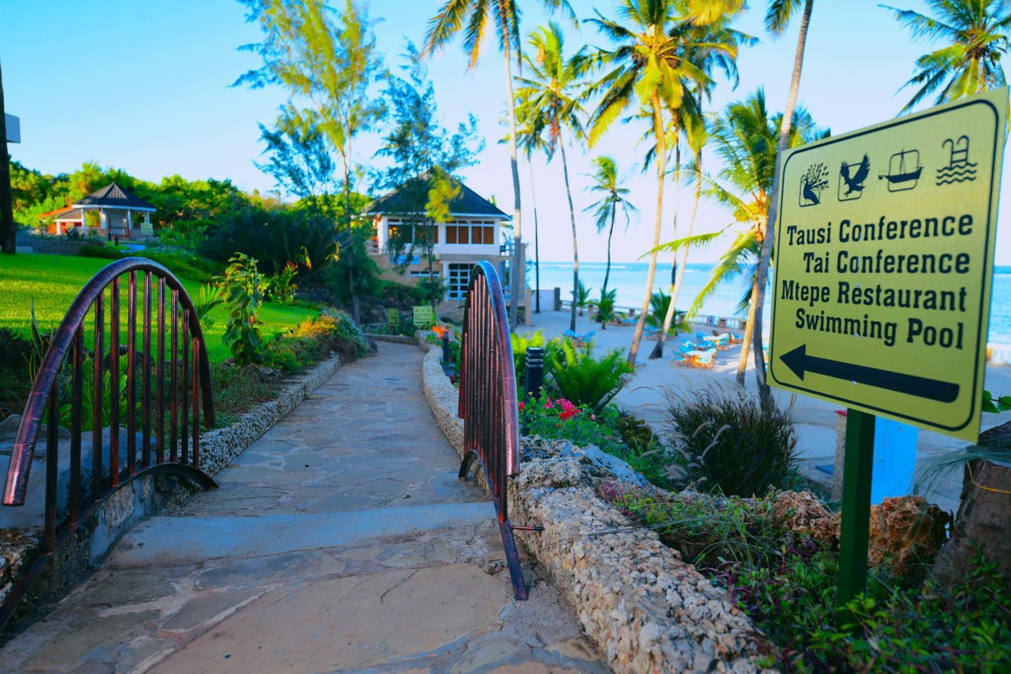 Vipingo Beach Resort Tezo Bagian luar foto